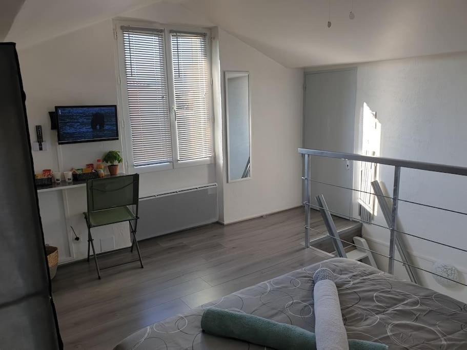 Appartement Duplexe De 1 A 4 Chambres Privees Dans Maison Le Teil Exterior photo